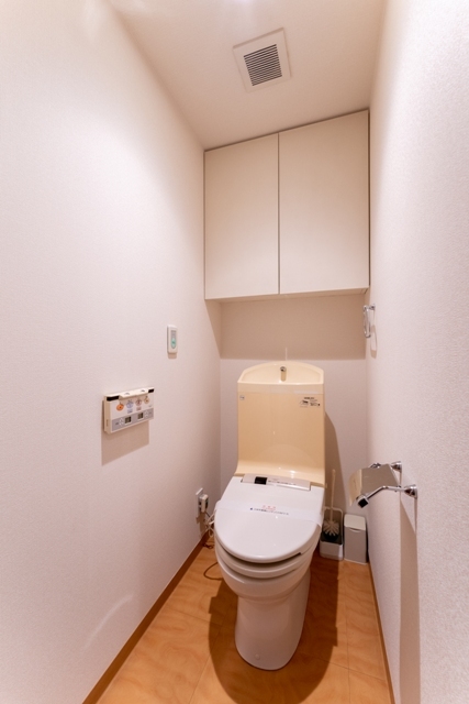 トイレ　※写真は同タイプ住戸です。