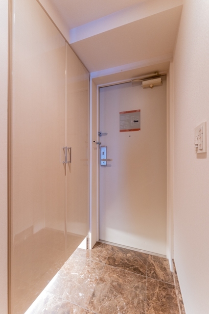玄関　※写真は同タイプ住戸です。