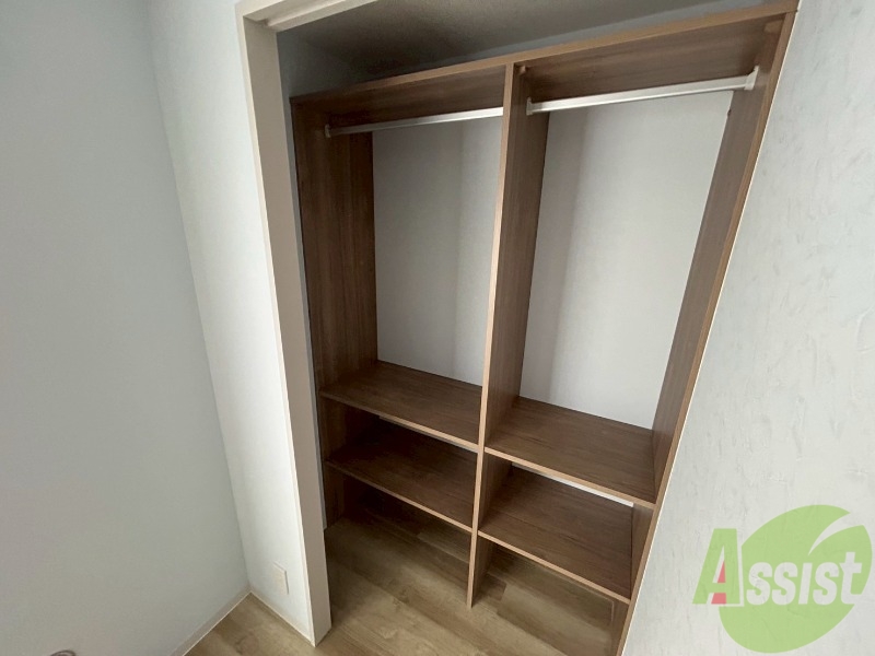 収納　リビングにございます収納になります。程よく便利なサイズ