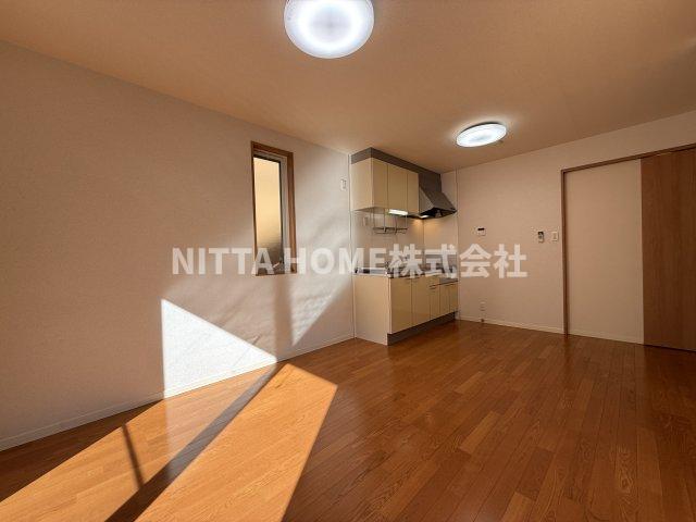 居室・リビング　リビングは１０.６帖です◇