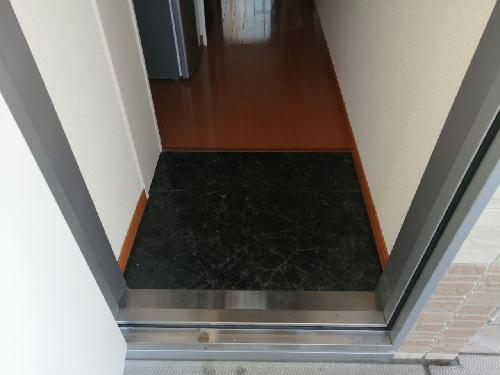 玄関　左側にシューズボックスがあります。