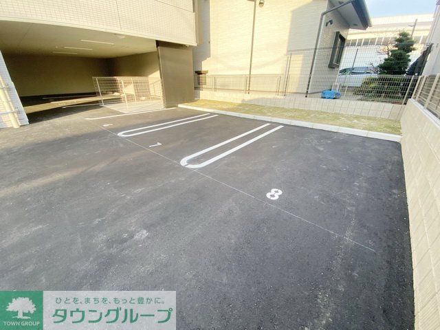 駐車場　駐車場