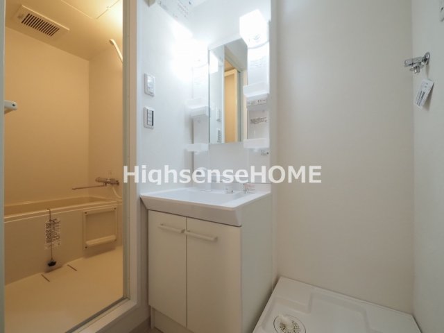 洗面設備　コンパクトで使いやすい洗面所