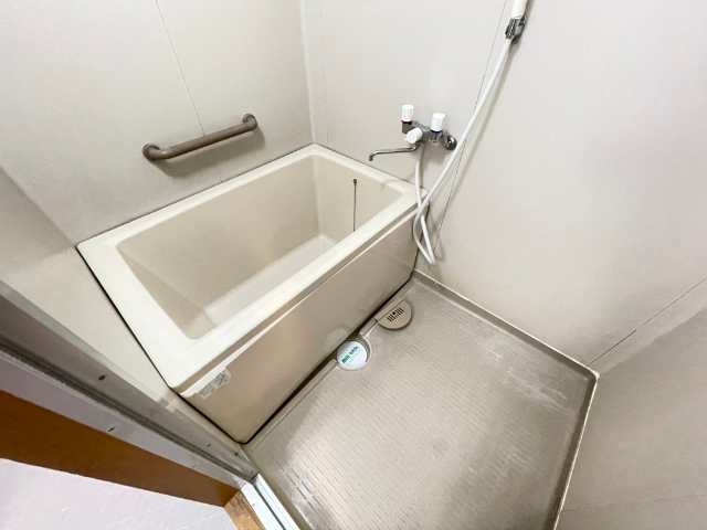 バス・シャワールーム　ゆったり入れるお風呂です