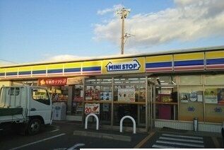コンビニ　ミニストップ田原保美町店（コンビニ）まで720m