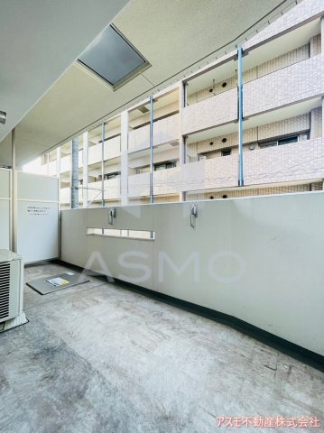 バルコニー　同マンション別部屋　参考写真