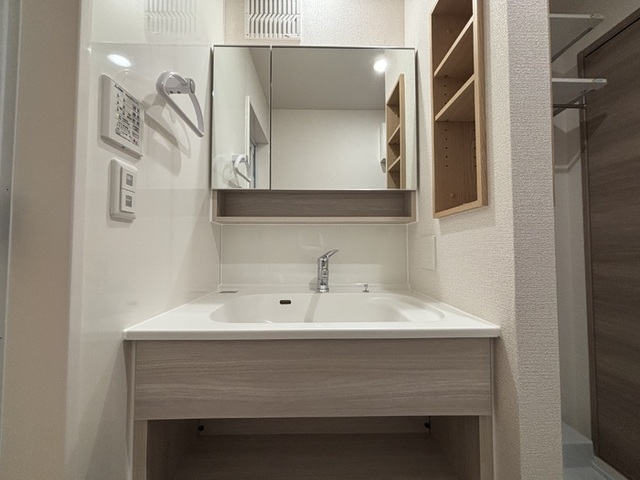 洗面設備　洗髪洗面化粧台