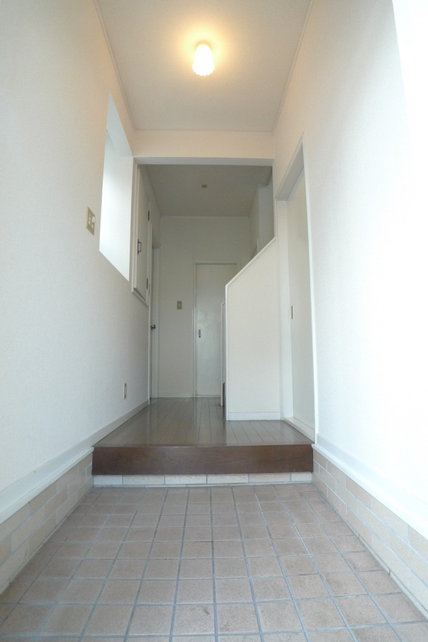 玄関　写真は別室