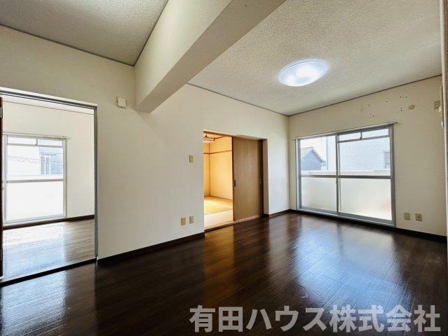 MGM NAKANOSHIMA B棟の居間写真