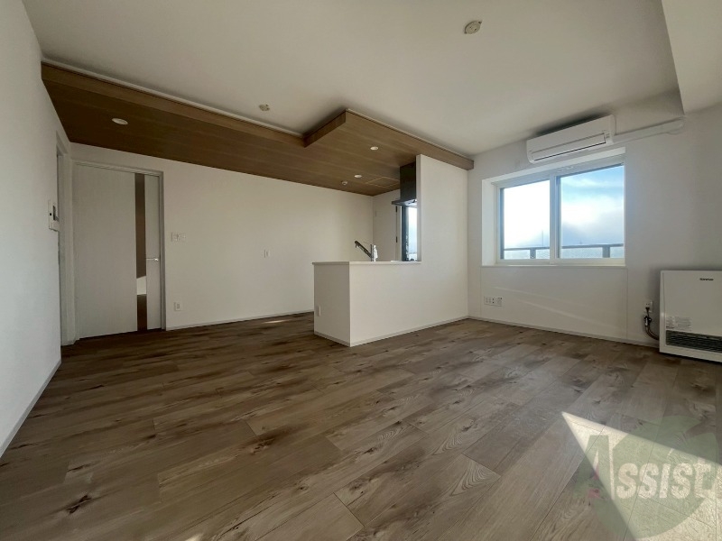 居室・リビング　広々としたリビングですね。使い勝手がよさそうですね！