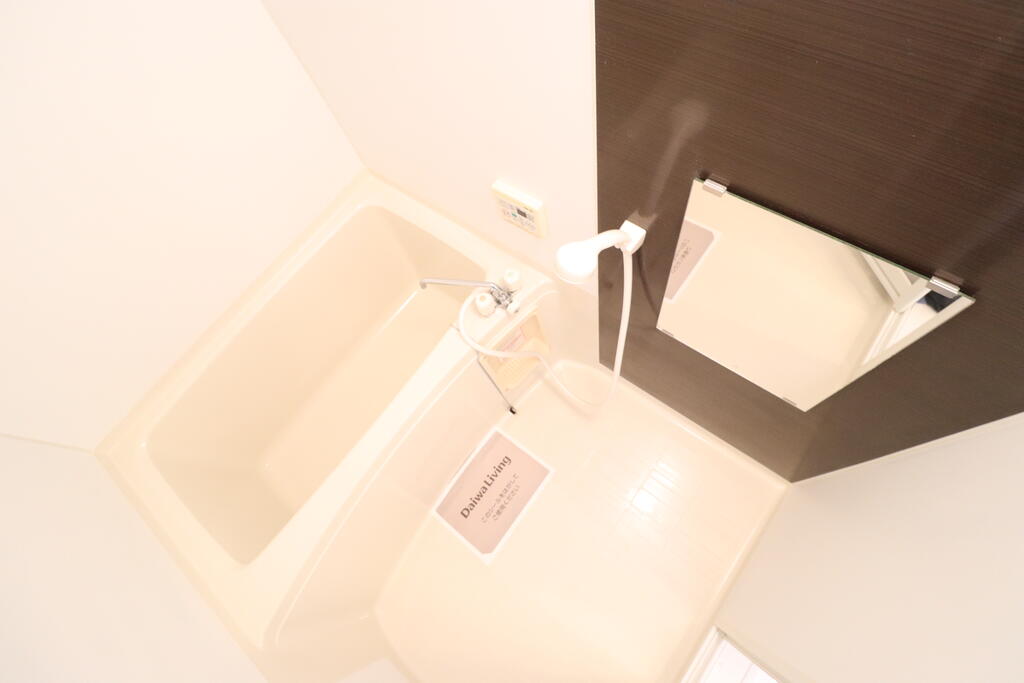 バス・シャワールーム　鏡が嬉しいバスルーム