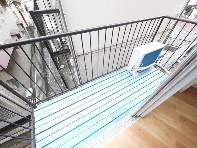 バルコニー　物干し掛け付