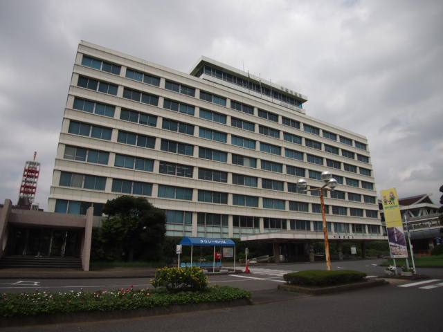 役所　千葉市役所（役所）まで712m