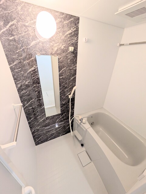 バス・シャワールーム　★浴室