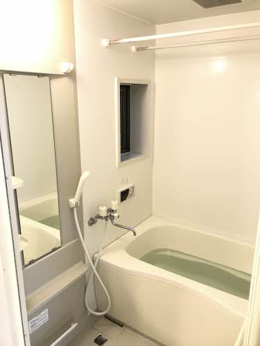 バス・シャワールーム　（反転間取参考写真）