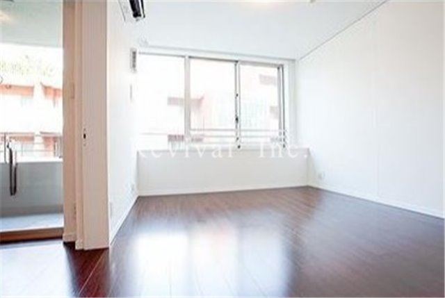 居室・リビング　明るいリビング空間でございます