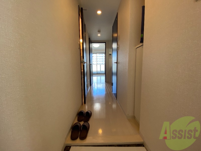 玄関　玄関からの様子。毎日の出入りはこちらから。