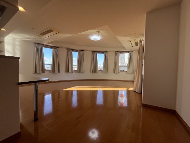 居室・リビング　居間です