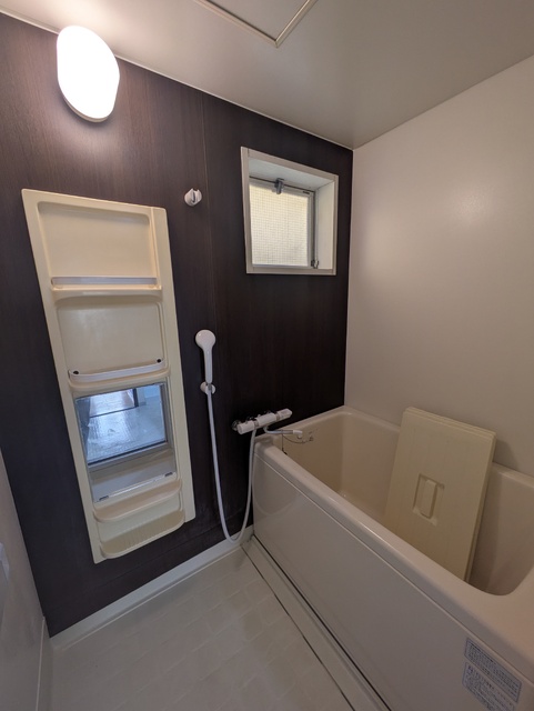 バス・シャワールーム　追い焚き機能付きバスルーム