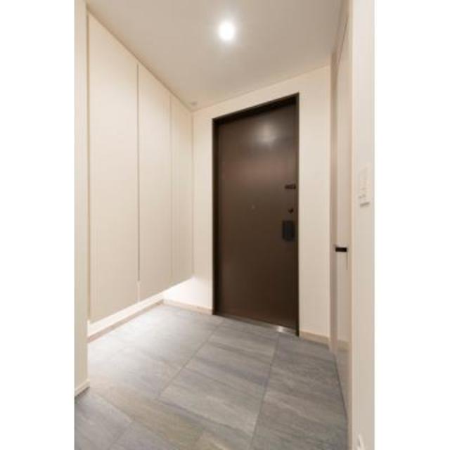 玄関　※写真は同タイプ住戸です。