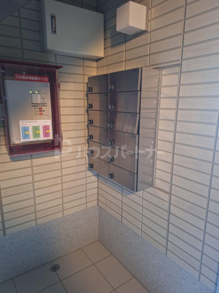 エントランス　駐車場