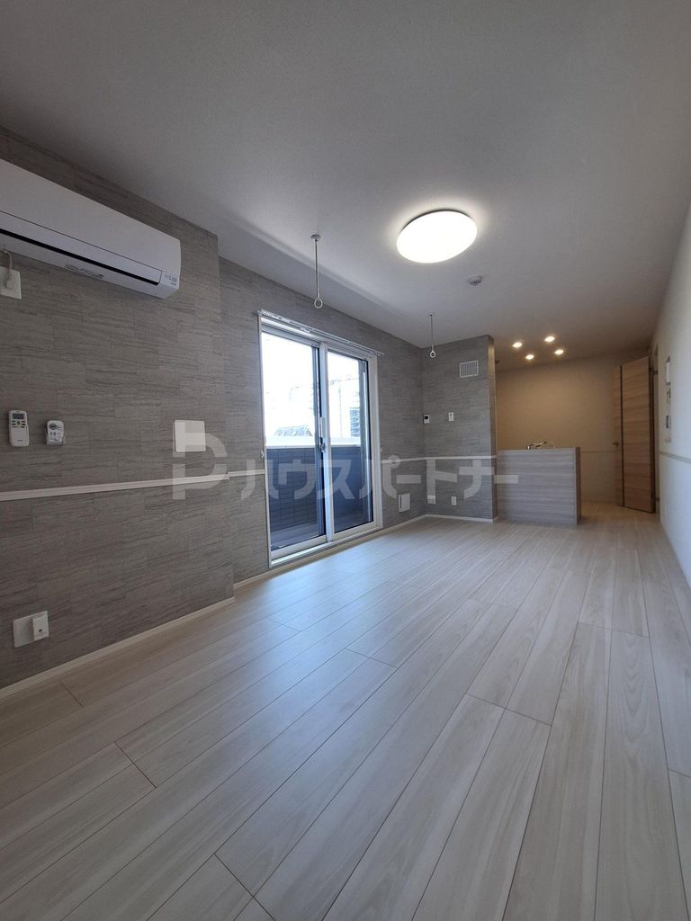 居室・リビング　エントランス