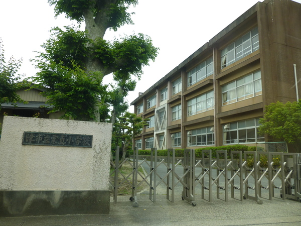 小学校　津市立栗真小学校（小学校）まで1582m