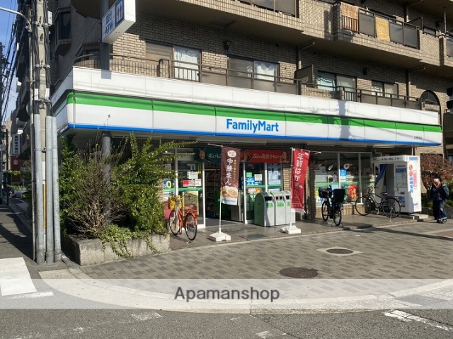 コンビニ　ファミリーマート（コンビニ）まで524m