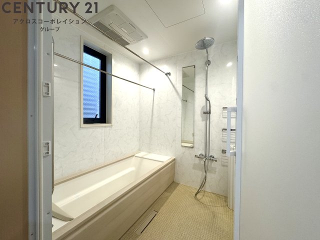 バス・シャワールーム　広くてリラックスできる浴室です♪