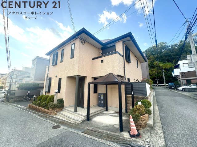 建物外観　駐車場、駐輪場付き！