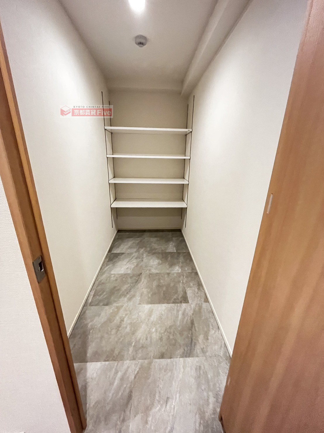 収納　シューズインクローク