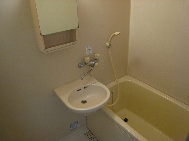 バス・シャワールーム　同物件別号室