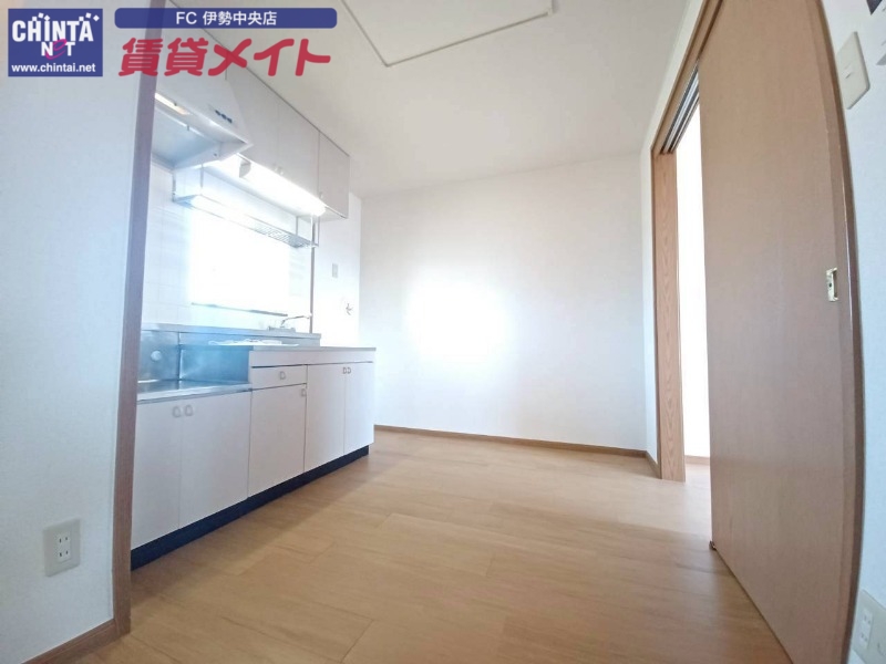 居室・リビング　別部屋反転タイプ写真です。