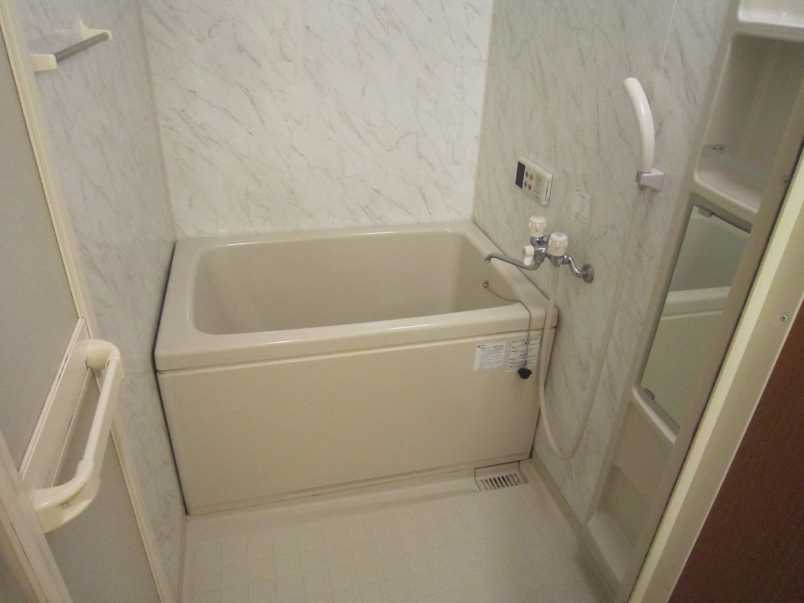 バス・シャワールーム　浴室