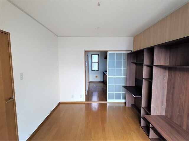 居室・リビング　ＤＫ９帖（別角度）