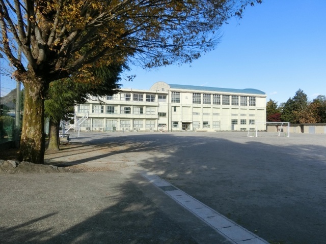 中学校　大垣市立赤坂中学校（中学校）まで2151m