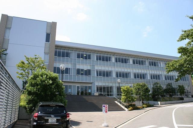 大学・短大　帝塚山大学人文学部日本文化学科（大学・短大）まで2353m