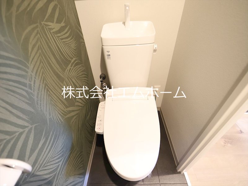 トイレ　温水洗浄暖房便座付トイレ