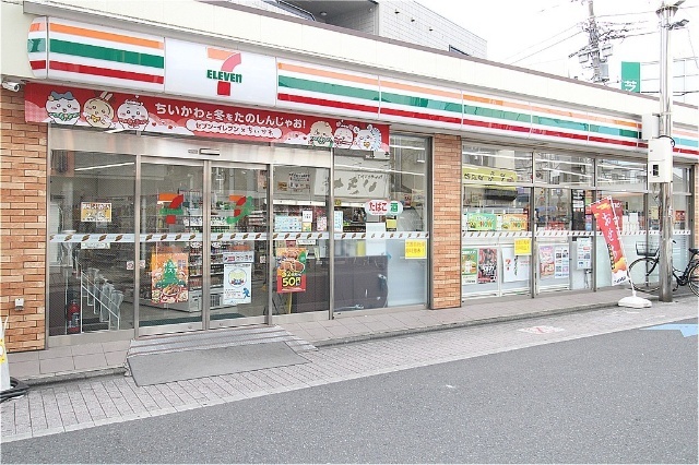 コンビニ　セブンイレブン上井草駅前店（コンビニ）まで390m