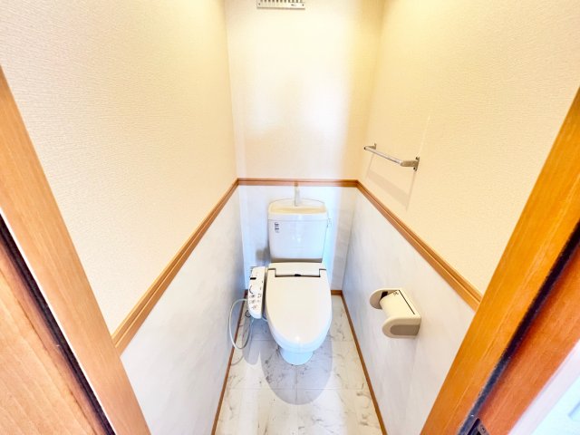 トイレ　※別部屋参考写真