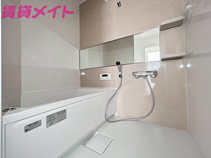 駐車場　建築中