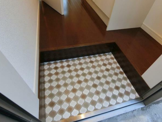 玄関　ハーミットクラブハウス和田町