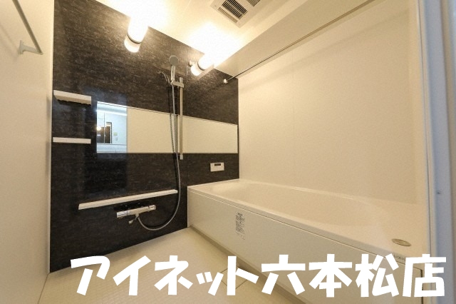 バス・シャワールーム　ゆっくり癒しましょう。