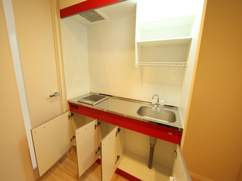 キッチン　ＩＨクッキングヒーター　収納スペース有