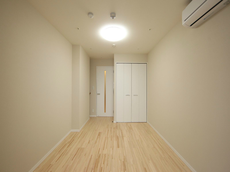 その他　洋室7.1帖　クローゼット付（収納充実してます）