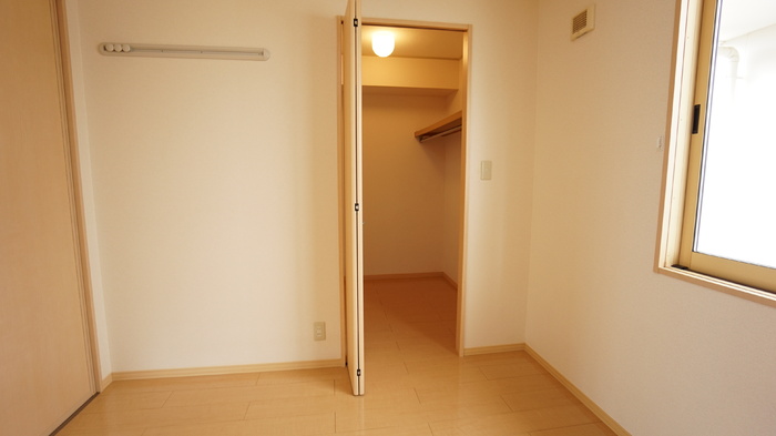 収納　ウォークインクローゼット