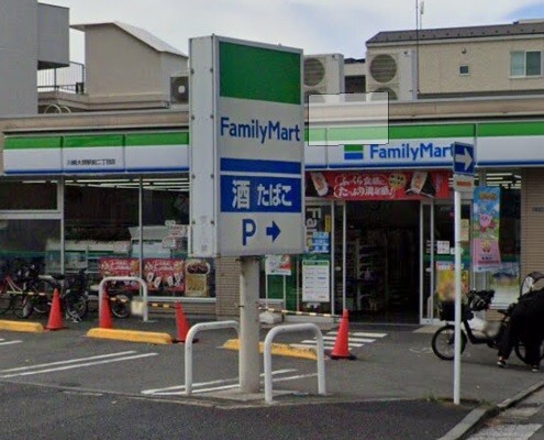 コンビニ　ファミリーマート川崎大師駅前二丁目店（コンビニ）まで115m