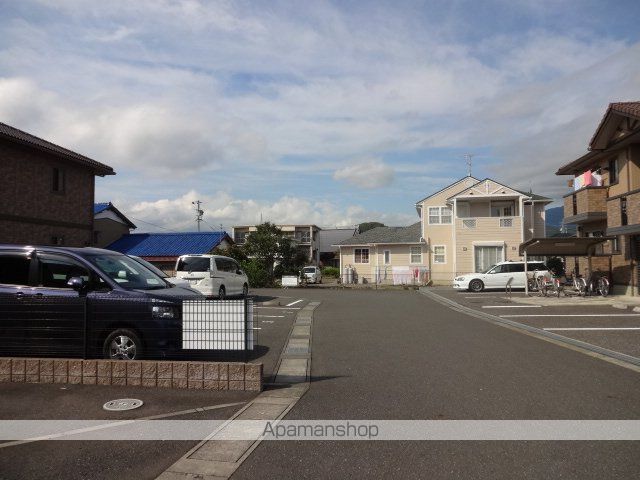 その他　前面道路（その他）まで1m