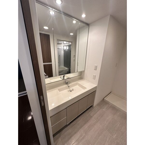 洗面設備　※参考写真