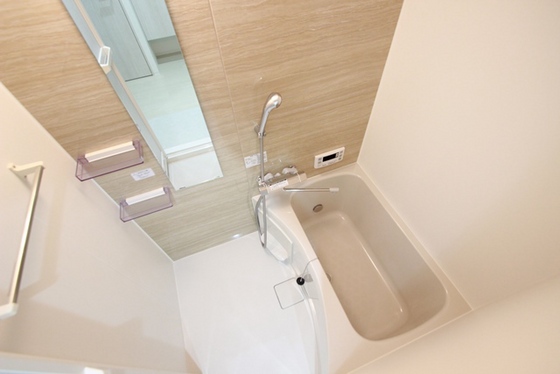 バス・シャワールーム　※別部屋の写真です